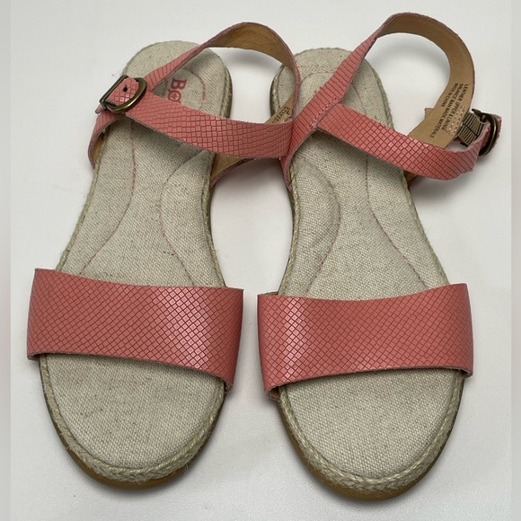 BORN Pink Peach Snake Embossed Ankle Strappy Flats Sandals Women size 9M - Picture 3 of 8